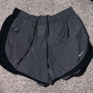 NIKE Grey & Black Tempo Running Shorts L